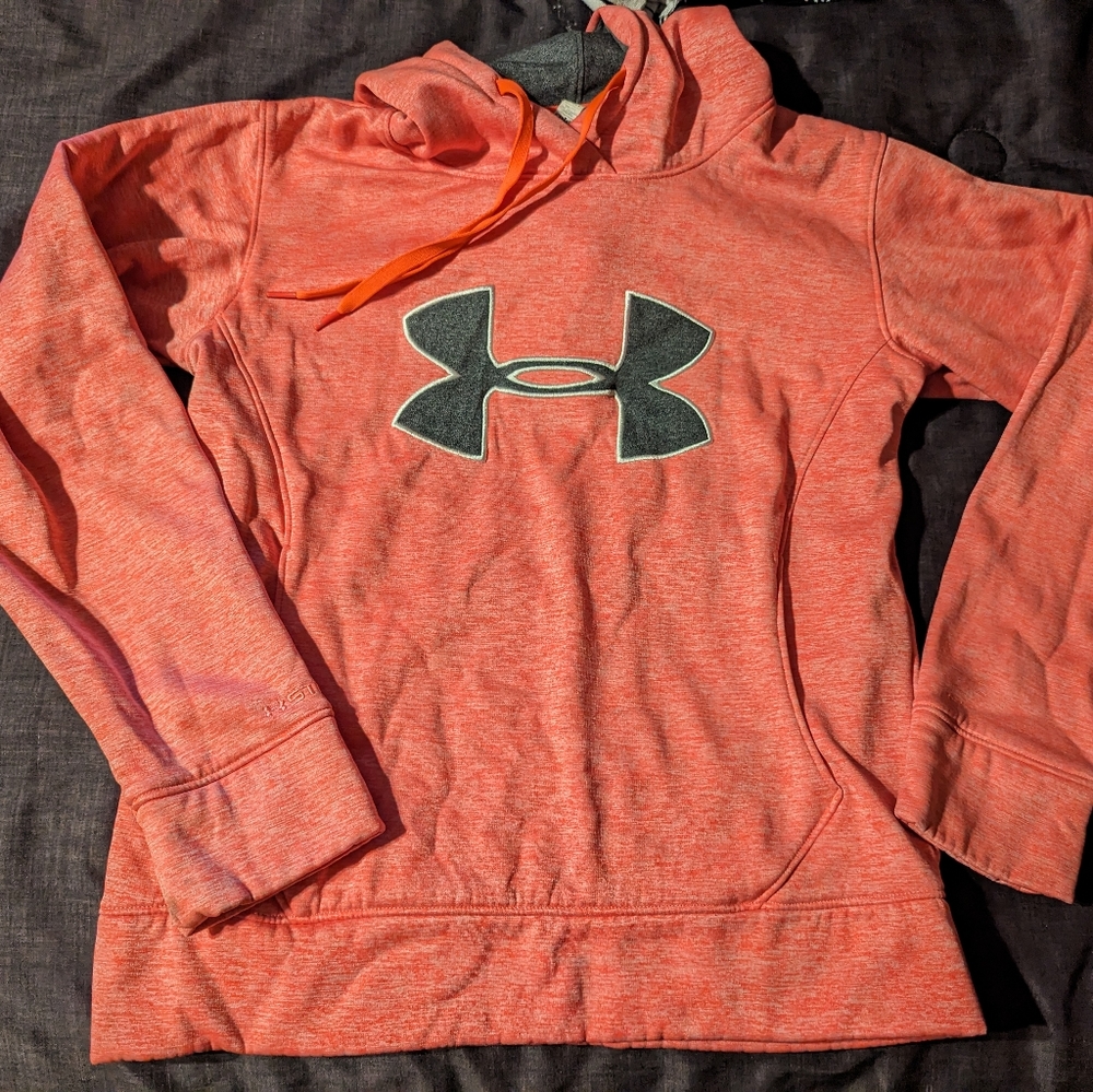 Women's size Small Under Armour hoodie. Only worn a few times.